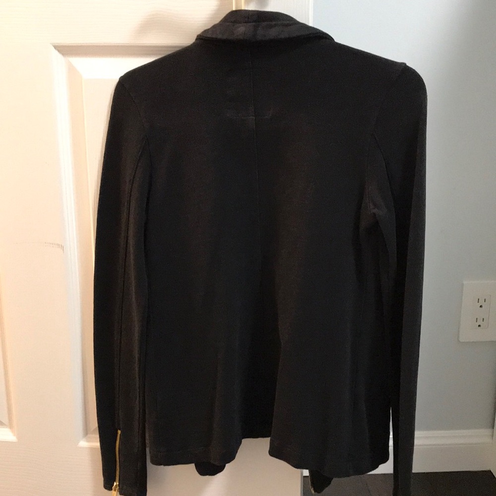Guess - Picture 2 of 3